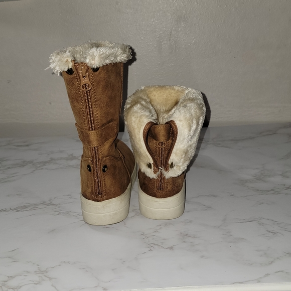 cat&jack size 1 leather boots - Picture 4 of 10